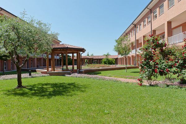 Casa_don_luigi_maran_Villafranca_Padovana_giardino-interno1